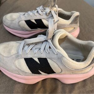 Stylish Men's New Balance Fuelcell Sneakers in Pink and Black